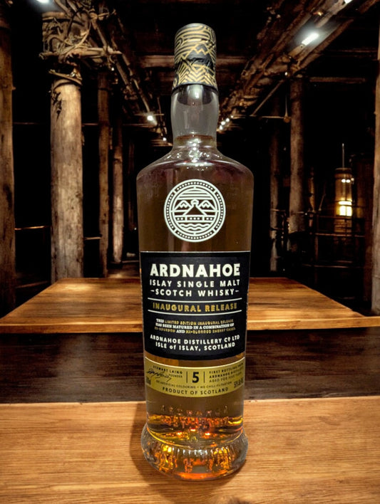 Ardnahoe 5 Years Old - The Inaugural Release vor dunklem Hintergrund