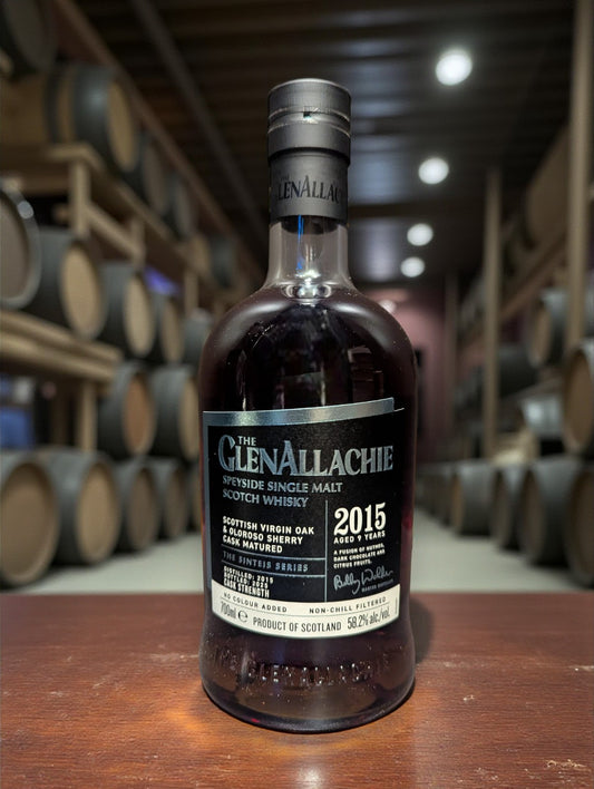 Glenallachie Sinteis 2 vor dunklem Hintergrund