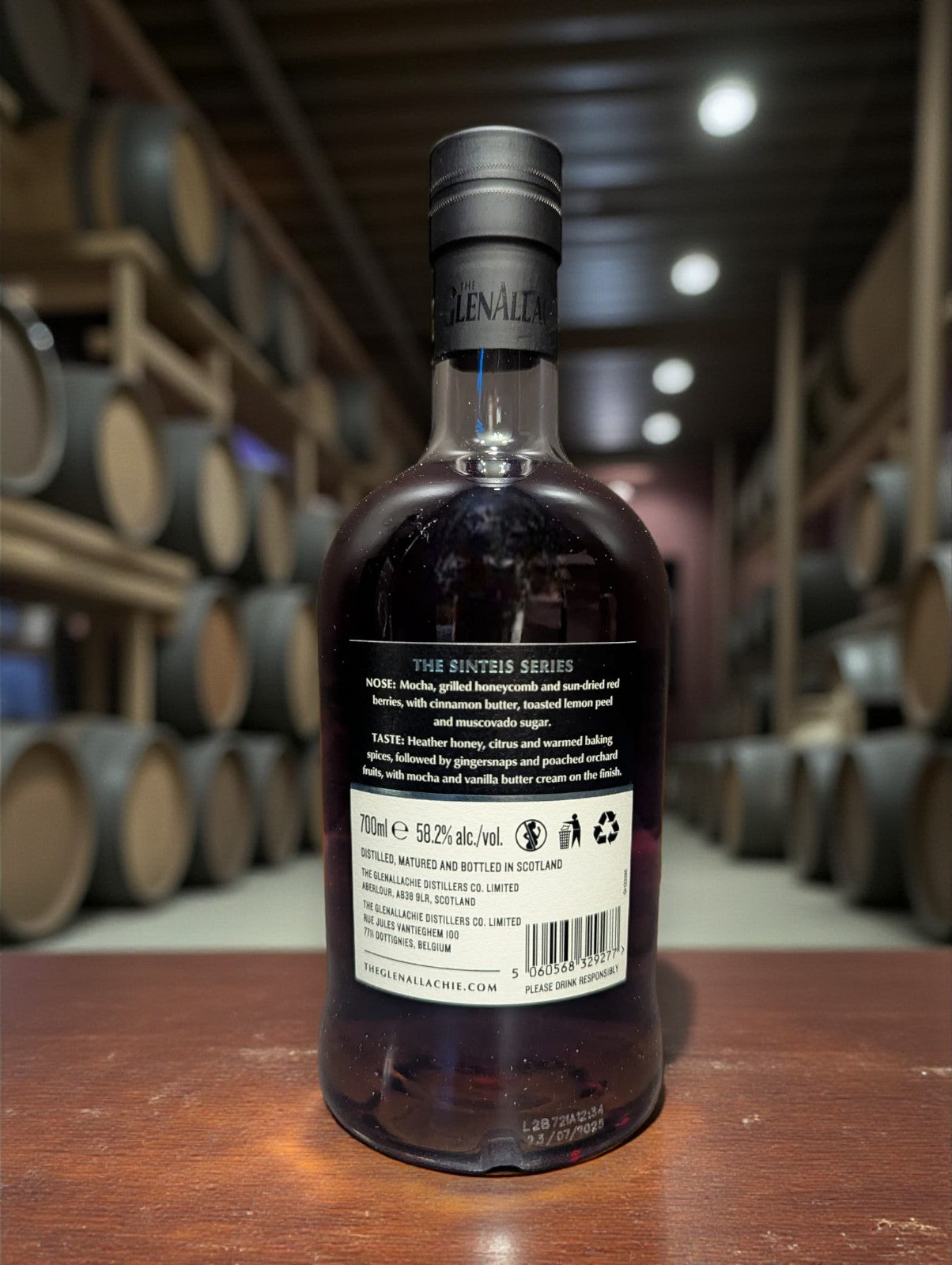 Glenallachie Sinteis 2 vor dunklem Hintergrund