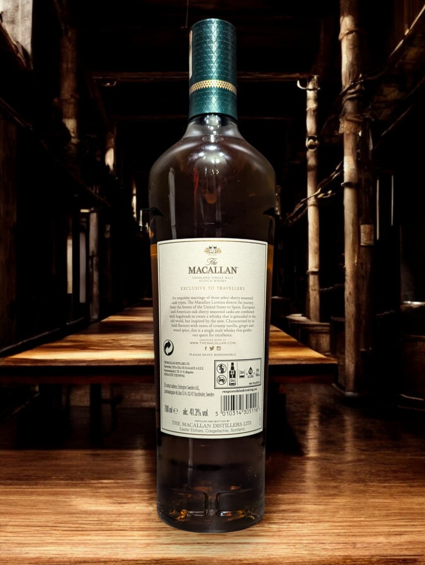 Flasche des Macallan Lumina, ein hochwertiger Single Malt Scotch Whisky mit eleganter Verpackung und einzigartigem Geschmackserlebnis.