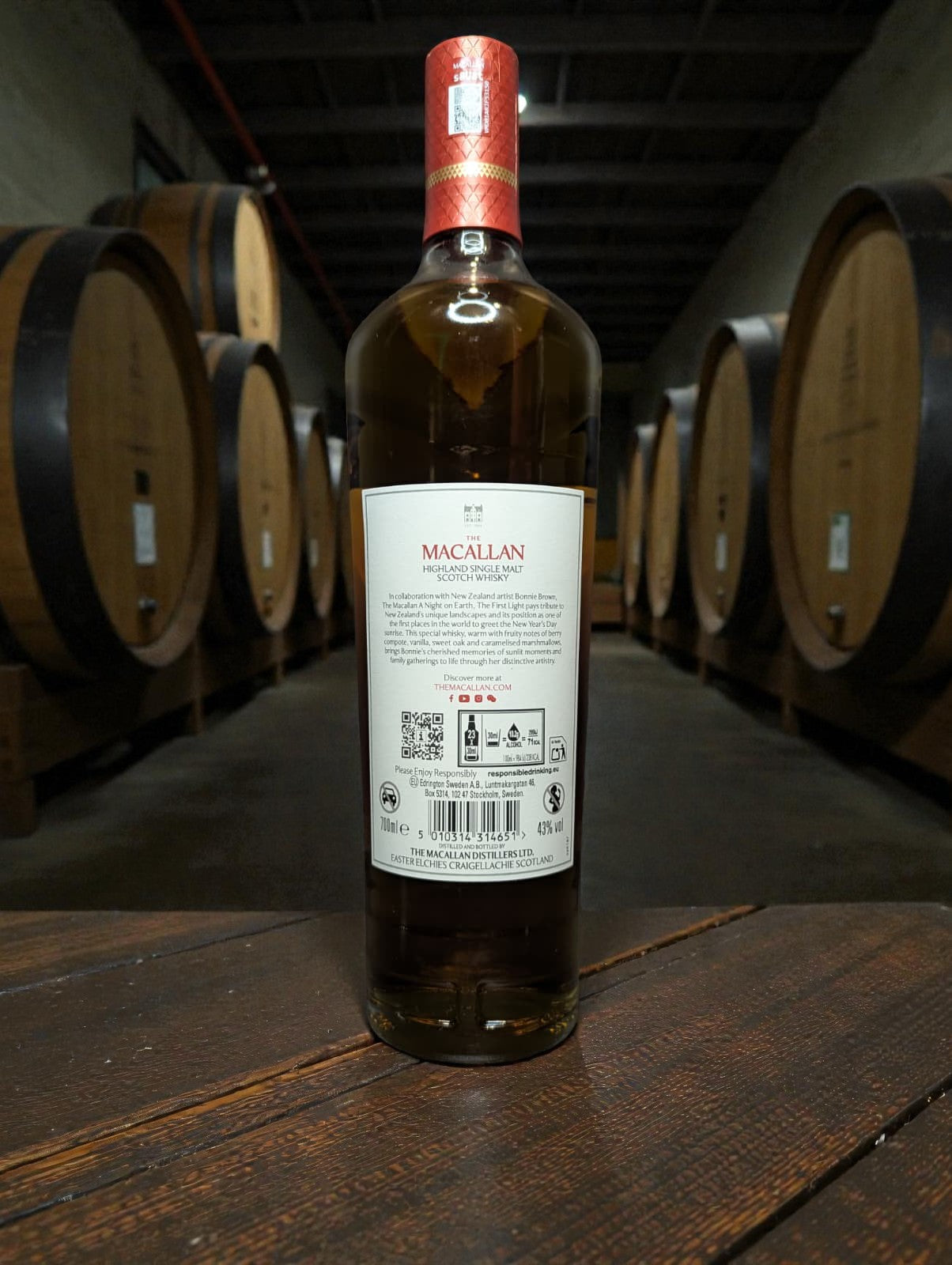 Macallan A Night on Earth The First Light 2025 Single Malt Whisky 0,7L 43% Vol Flasche Rückseite