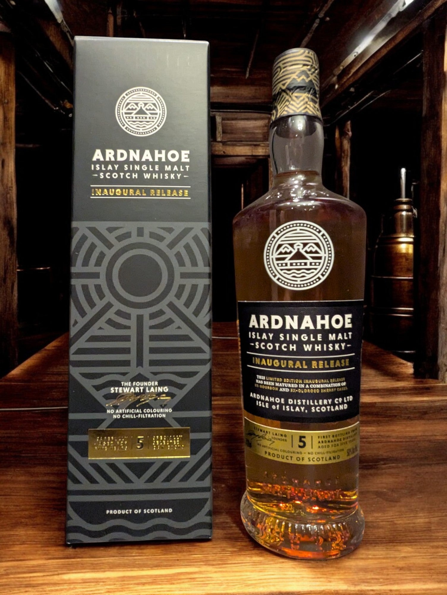Ardnahoe 5 Years Old - The Inaugural Release vor dunklem Hintergrund
