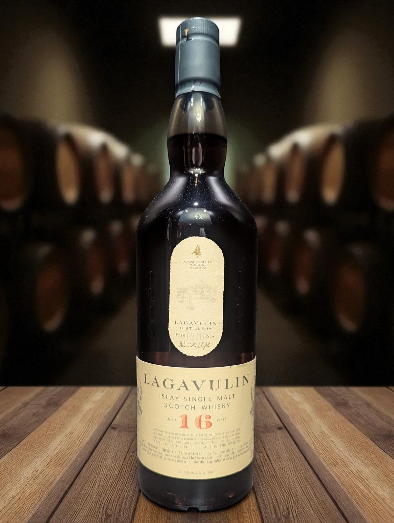 Lagavulin 16 Years Detailansicht - Premium Islay Single Malt Peated Whisky