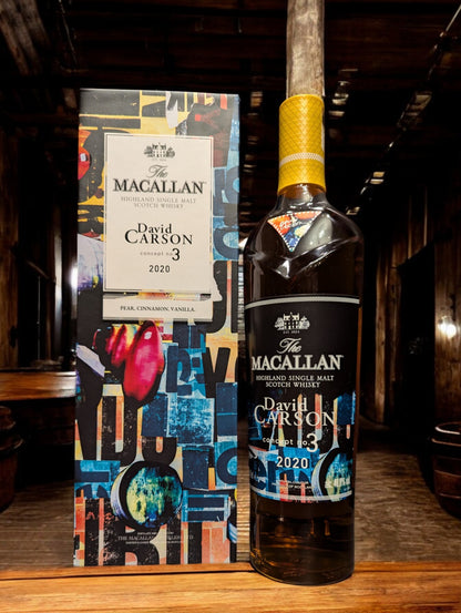 Flasche von The Macallan Concept No. 3, kunstvoll dargestellt mit einem Hintergrund, der die Verschmelzung von hochwertigem Whisky und außergewöhnlichem Design betont. Das Design der Flasche und Verpackung spiegelt die kreative Partnerschaft mit einem renommierten Designer wider und steht für das einzigartige Zusammenspiel von Aroma, Geschmack und visueller Ästhetik.