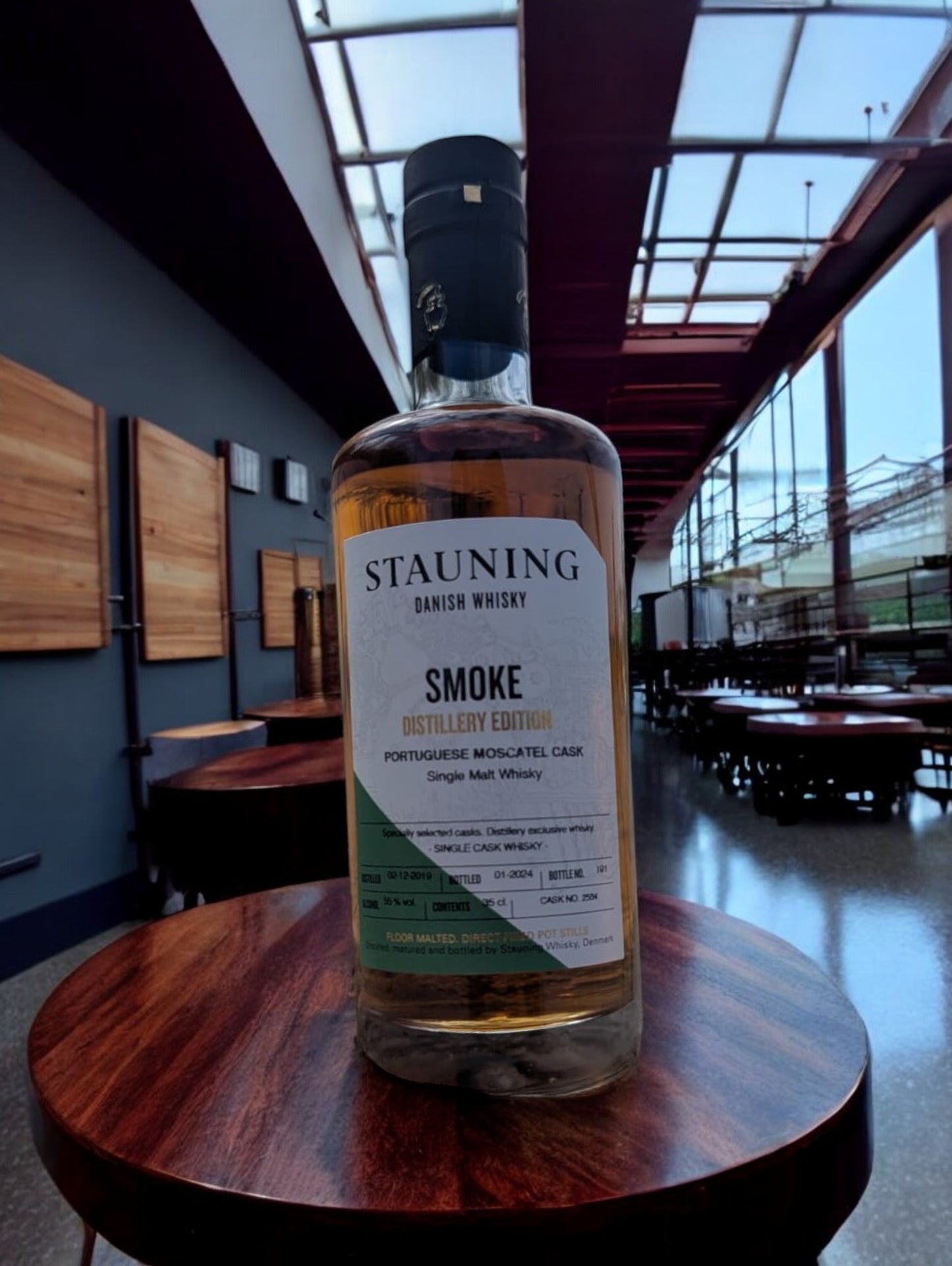 Stauning Whisky Smoke Portuguese in einer Distille
