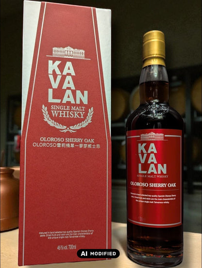 Kavalan Whisky vor dunklem Hintergrund