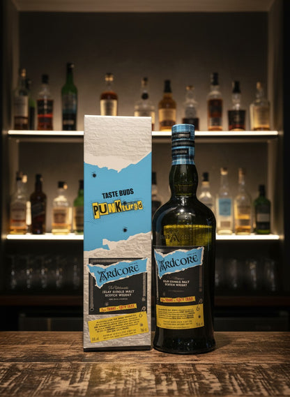 Ardbeg Ardcore Islay Single Malt Scotch Whisky 0.7L Flasche und Karton mit Punk-Design