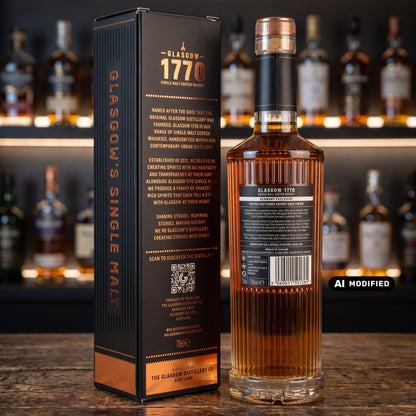 Whiskyquartier Glasgow 1770 9 Jahre Single Malt Whisky in Geschenkverpackung vor einem beleuchteten Regal