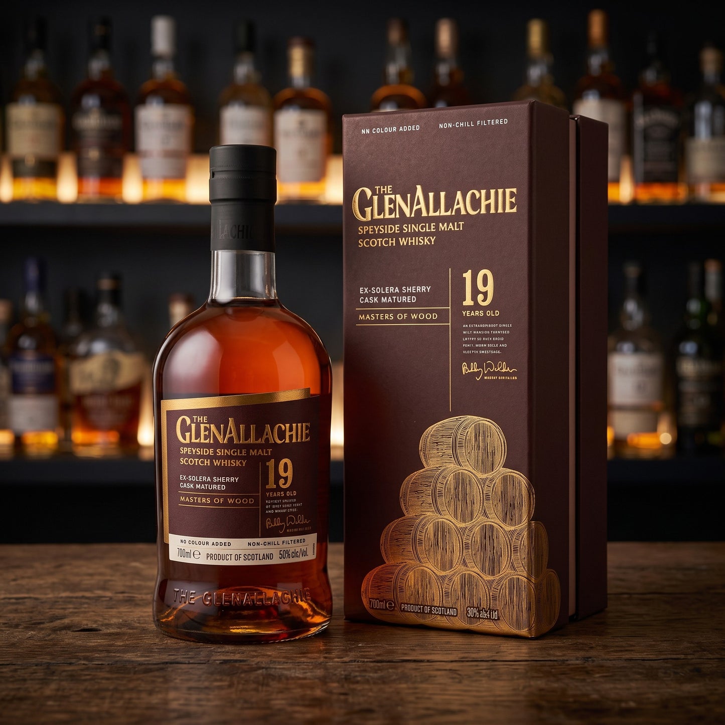 Whiskyquartier GlenAllachie 19 Jahre Masters of Wood Single Malt Whisky in Flasche und brauner Geschenkverpackung
