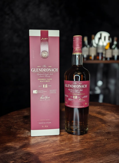 GlenDronach 12 Jahre Single Malt Scotch Whisky in Sherry Cask Matured, 0,7L Flasche und Karton, bernsteinfarben