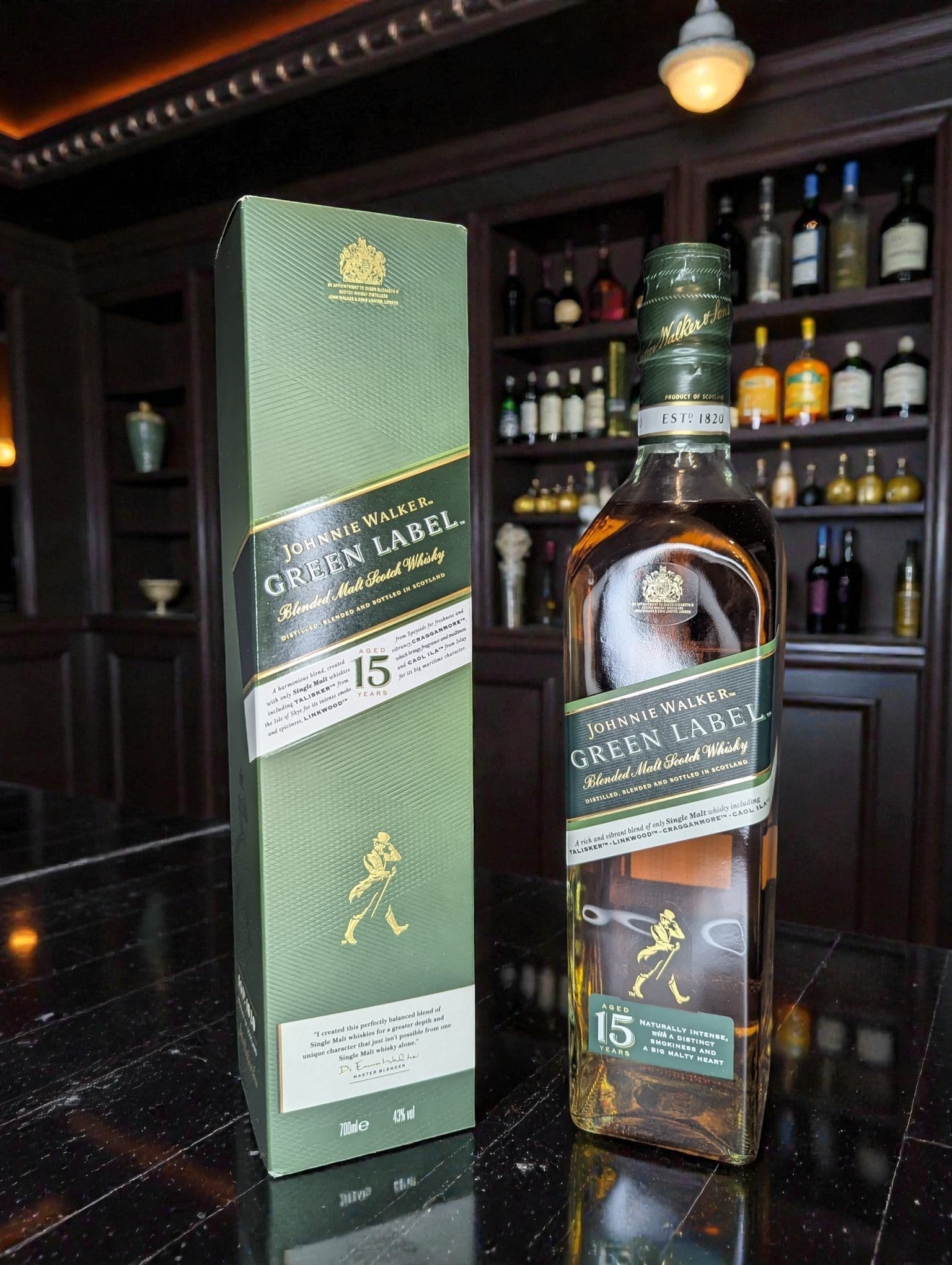 Johnnie Walker Green Label Blended Malt Scotch Whisky 15 Jahre alt, 0,7L Flasche und Karton. Whiskyquartier