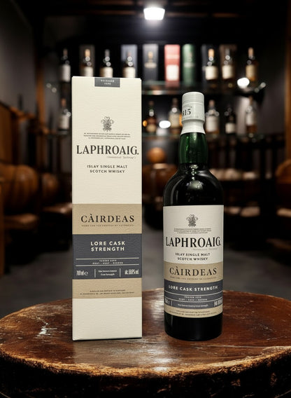 Laphroaig Càirdeas 2025 Lore Cask Strength Islay Single Malt Scotch Whisky 0.7L Flasche und Karton