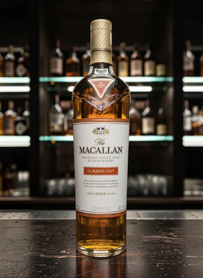 Whiskyquartier Macallan Classic Cut 2022 Highland Single Malt Scotch Whisky, 0.7L, limitierte Edition mit Noten von Grapefruit und Karamell.