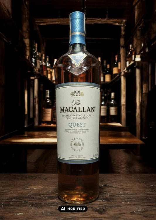 Whiskyquartier: Macallan Quest Collection 1L Single Malt Scotch Whisky in klarer Flasche mit blau-weißem Etikett.