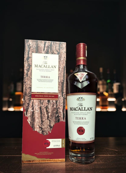 Macallan Terra Quest Collection Single Malt Scotch Whisky 0,7L in Sherry-gereifter Eiche, mit Noten von Karamell und Trockenfrüchten.