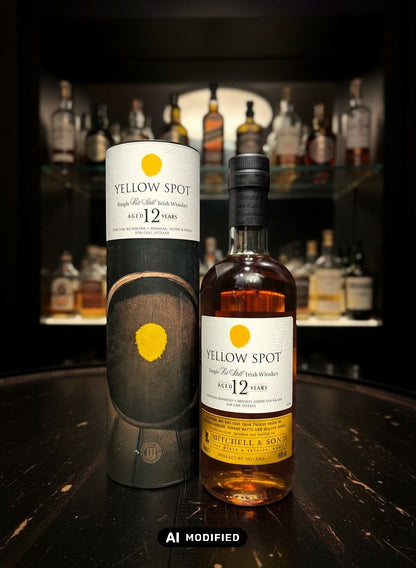 Whiskyquartier Yellow Spot 12 Jahre Single Pot Still Irish Whiskey in Flasche und zylindrischer Verpackung, bernsteinfarben, 46% Vol.